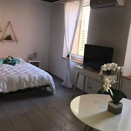 Studio Cocooning A 50 M Du Port, Classe 1 Etoile Cassis Buitenkant foto